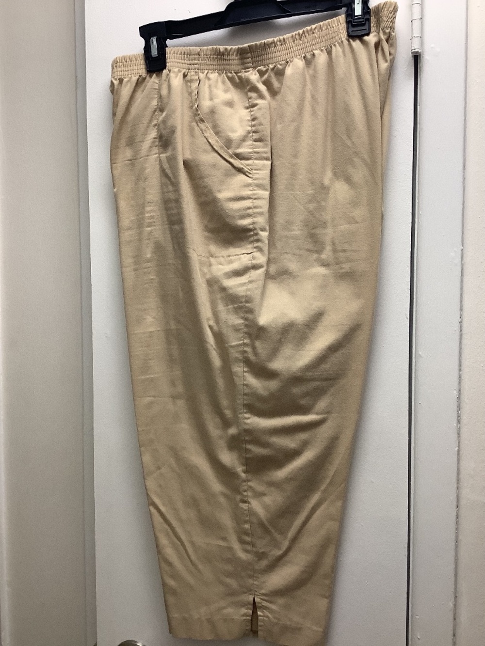 Lightweight elastic waist 2 pocket casual capri pants size 18